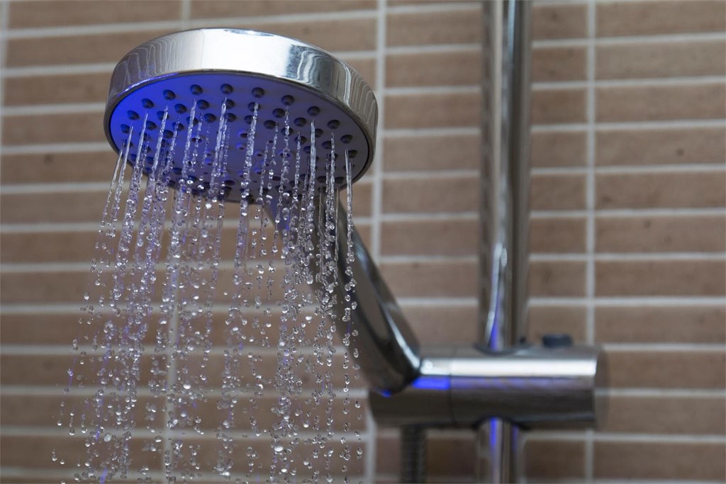 7 trucos para aumentar la presión del agua en la ducha