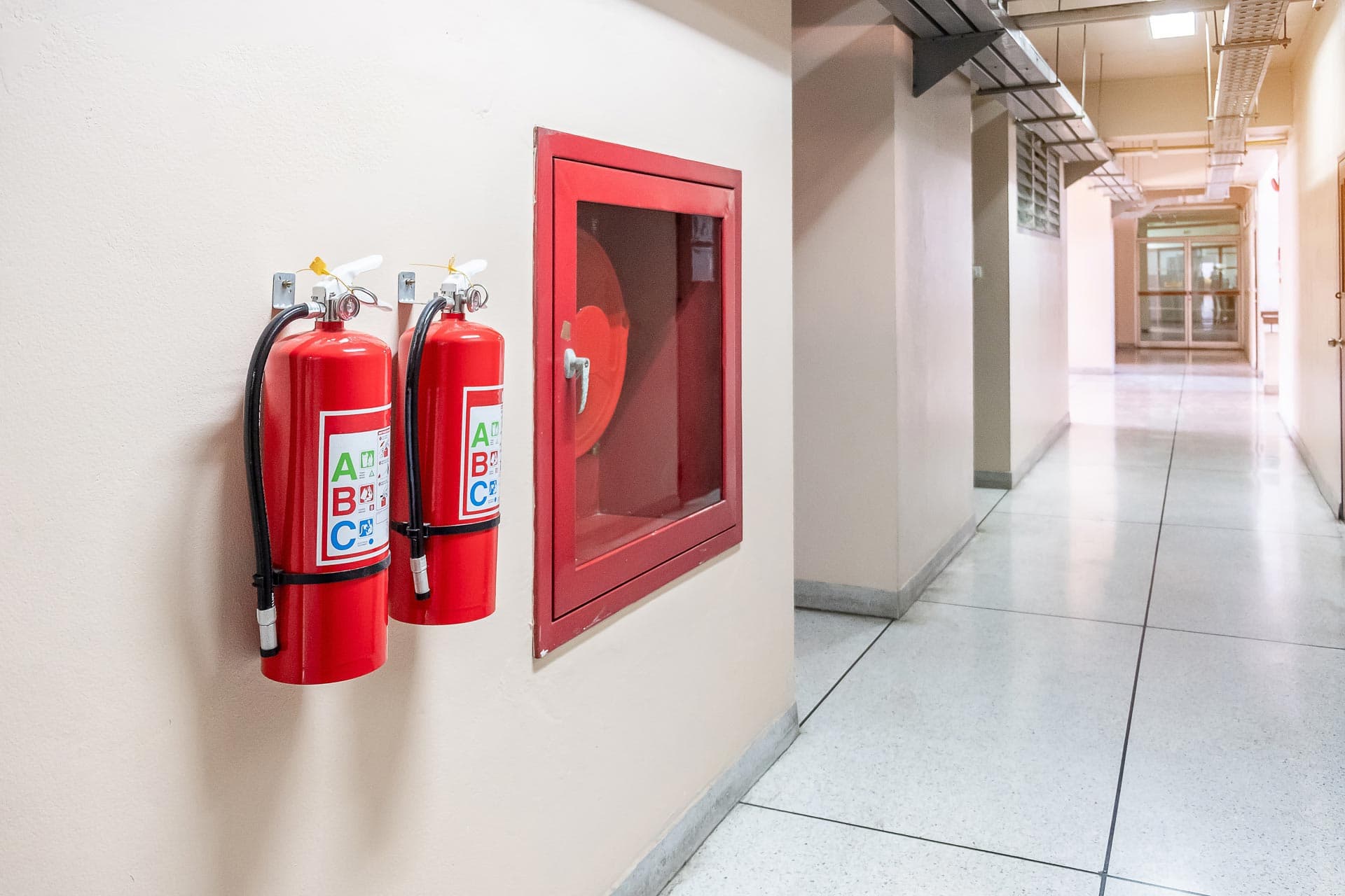 ¿Quieres proteger tu edificio contra incendios? ¡Llámanos!