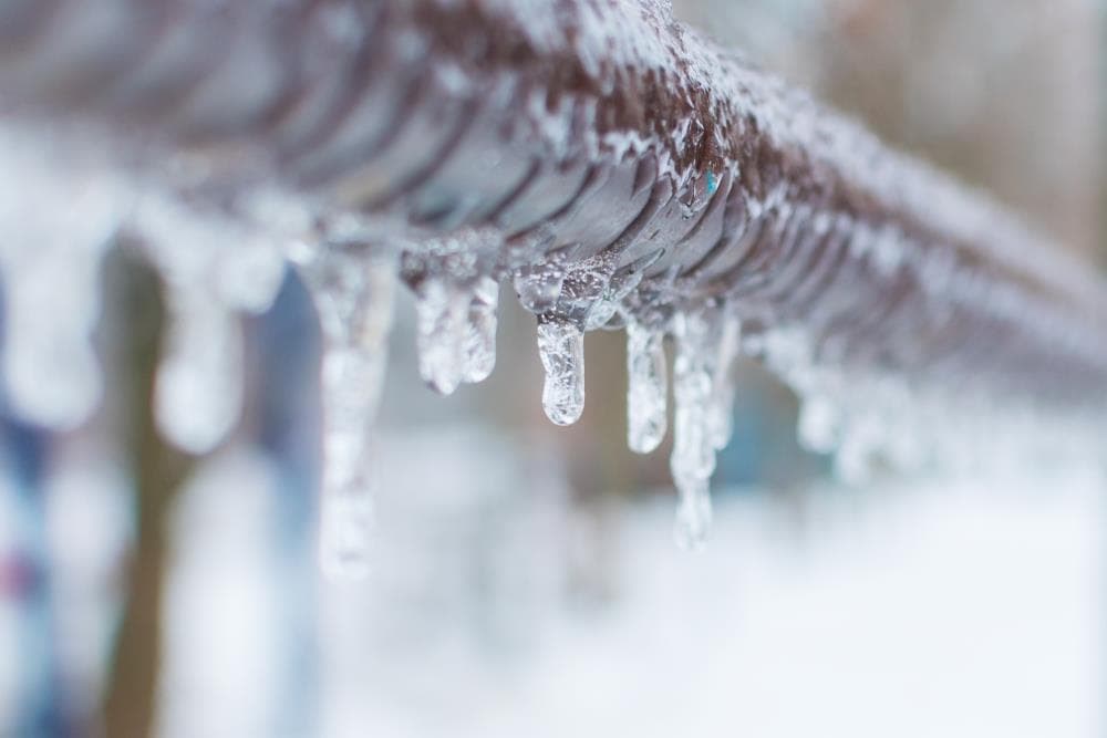 Los trucos para prevenir congelaciones y roturas en tu fontanería en invierno